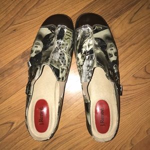 J Renee clogs🌴🌹🌴🌹🌴🌹